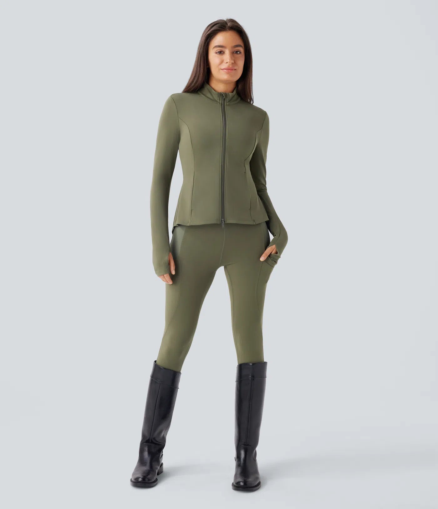 Chaqueta Ecuestre Ajustada con Cuello Alto, Aberturas para Pulgares y Protección UPF50+