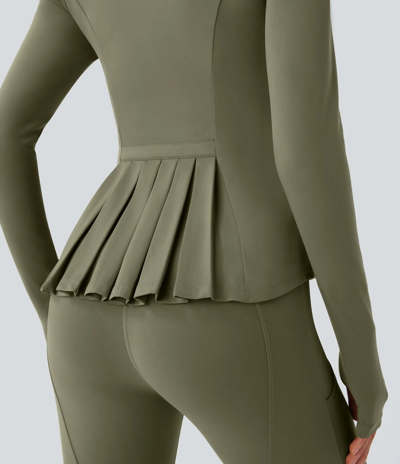 Chaqueta Ecuestre Ajustada con Cuello Alto, Aberturas para Pulgares y Protección UPF50+